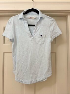Vineyard Vines Women’s v-neck polo with palmetto & moon - XXS - Light Blue